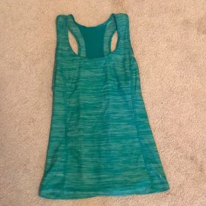 Fitted green workout tank